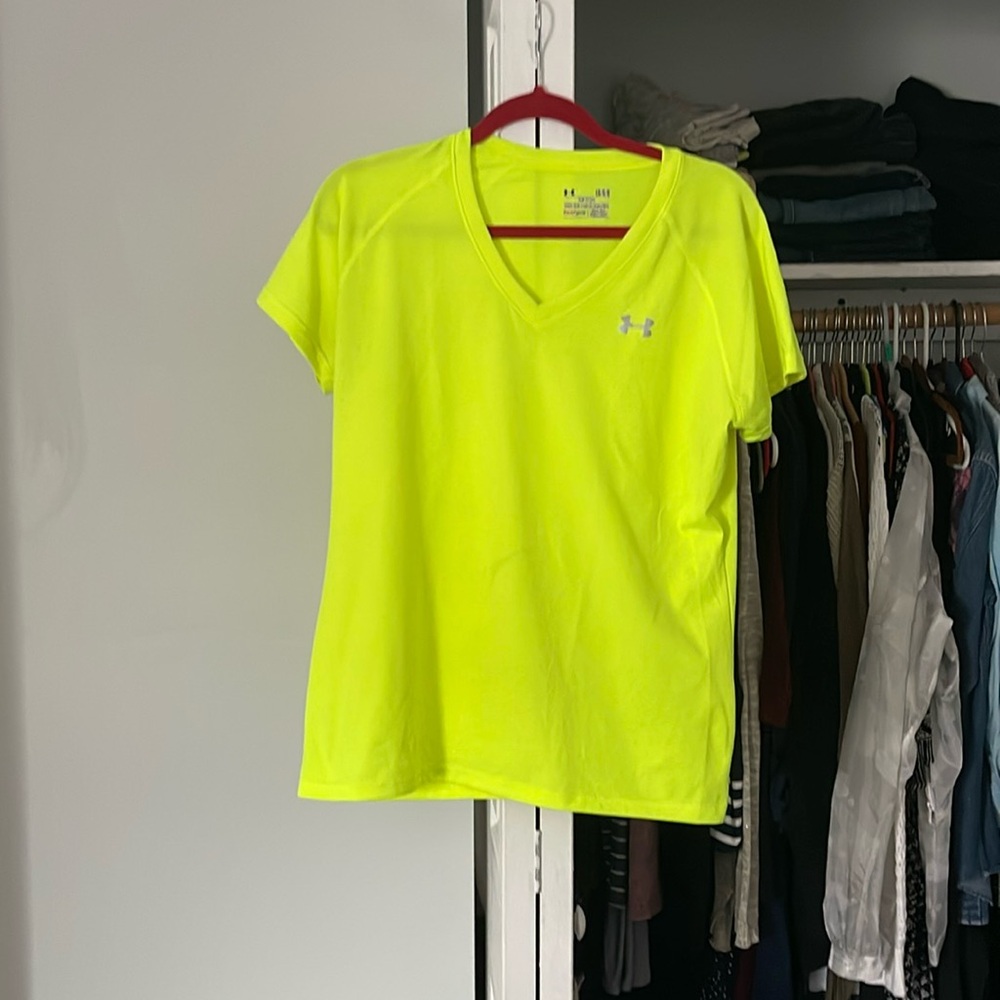 UA semi-fitted neon v neck t shirt